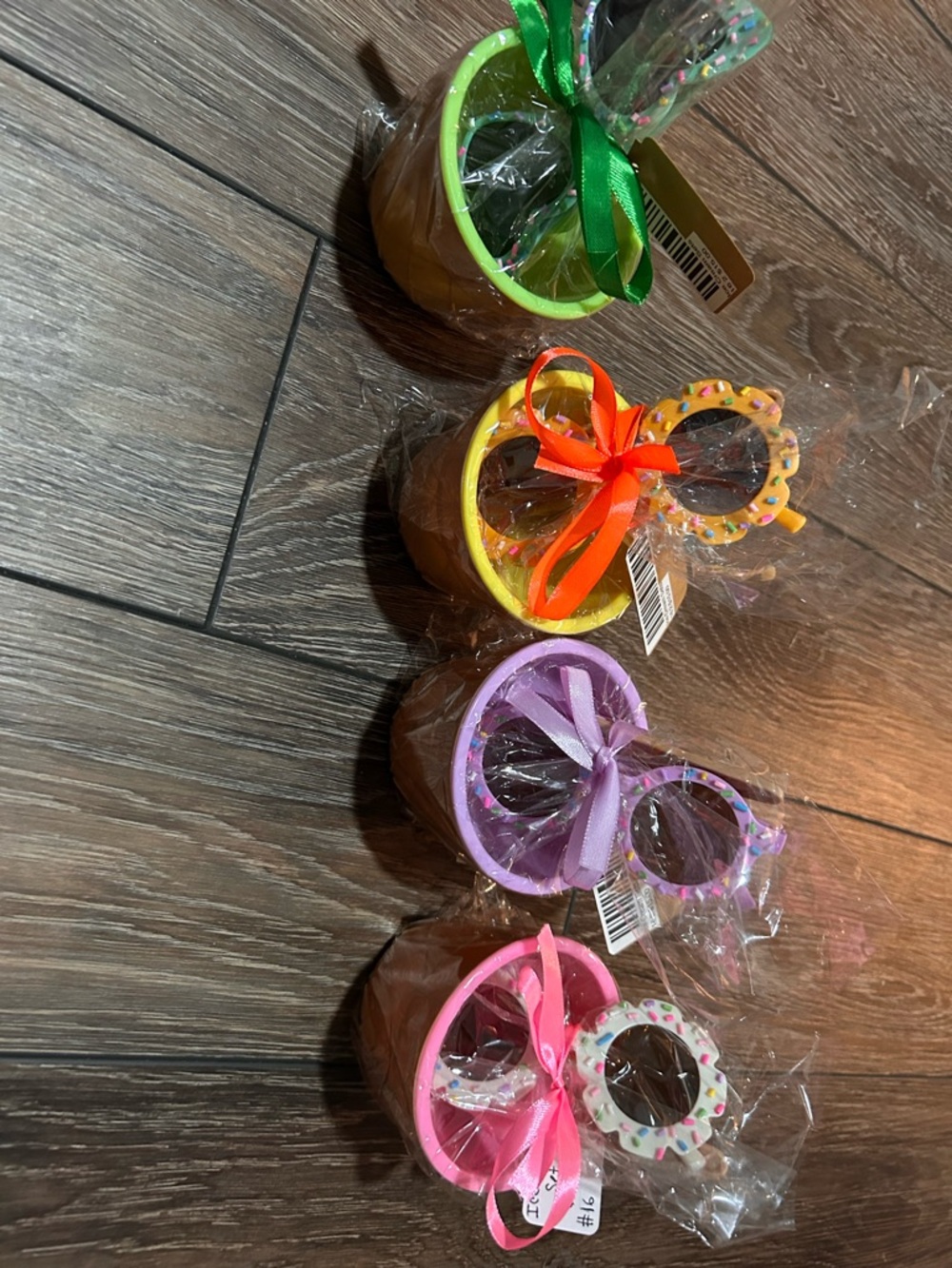 Sunglasses and matching ice cream bowl sets